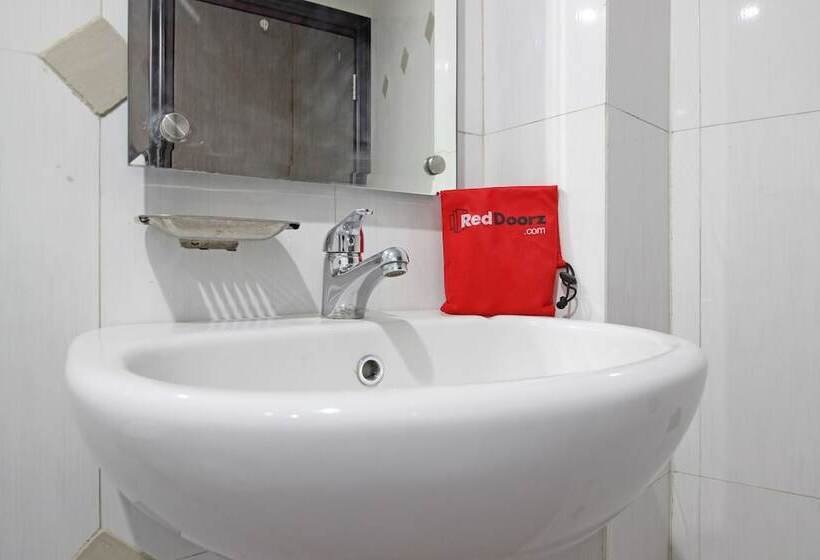 اتاق استاندارد, Reddoorz Near Uns Solo