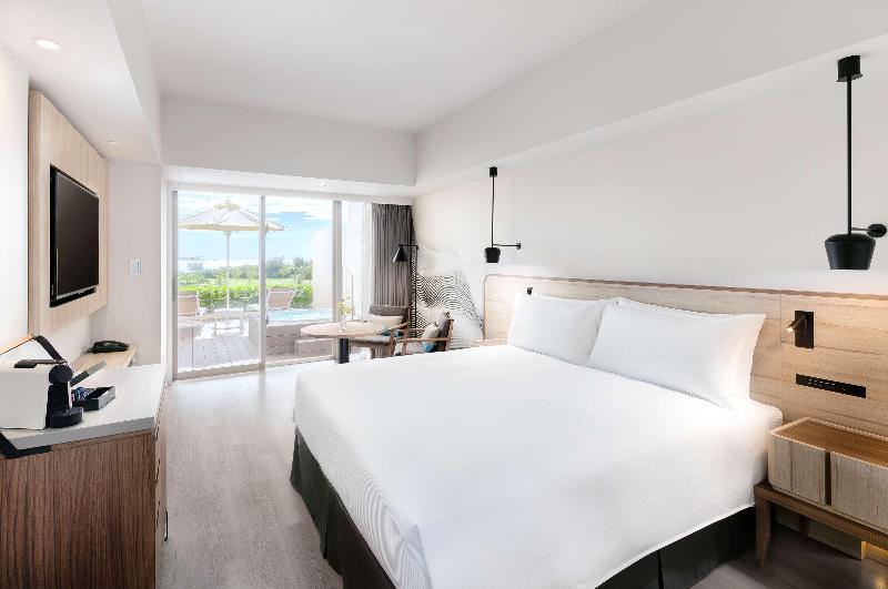 اتاق اجرایی با تخت بزرگ, Hilton Okinawa Sesoko Resort