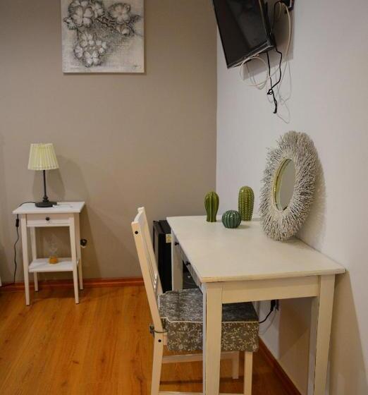 اتاق استاندارد, Mia's Rooms
