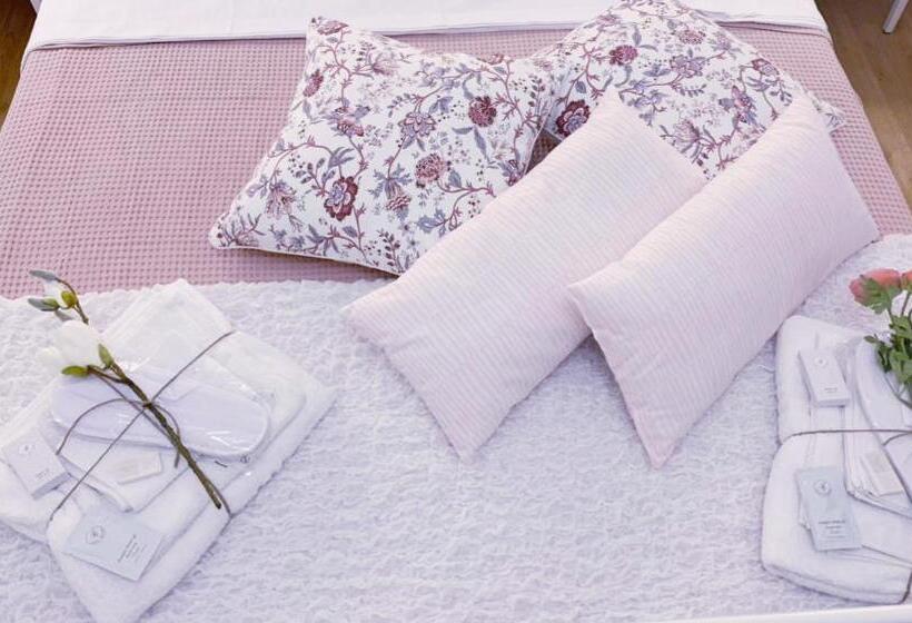 اتاق استاندارد, Mia's Rooms