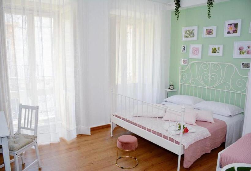 اتاق سوپریور چهار تخته, Mia's Rooms