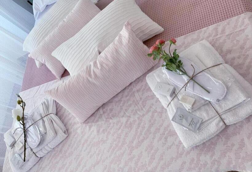 اتاق سوپریور چهار تخته, Mia's Rooms