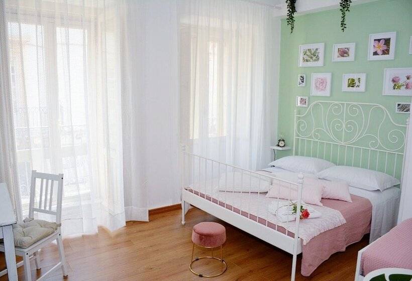 اتاق سوپریور چهار تخته, Mia's Rooms