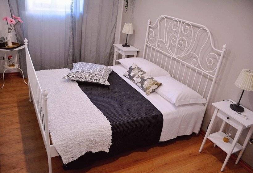 اتاق استاندارد, Mia's Rooms