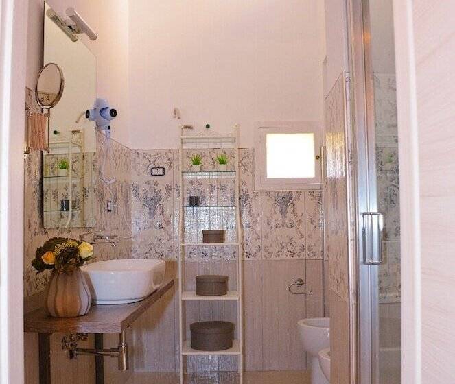اتاق استاندارد, Mia's Rooms