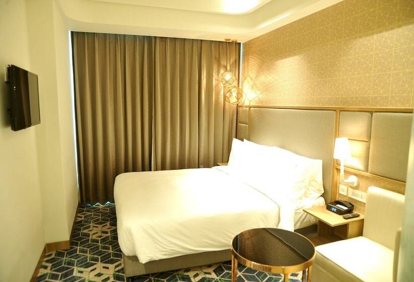 带城市景观及双人床的标准房间, Holiday Inn Gurugram Sector 90, An Ihg