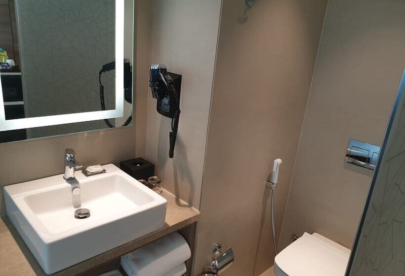 带城市景观的标准间, Holiday Inn Gurugram Sector 90, An Ihg