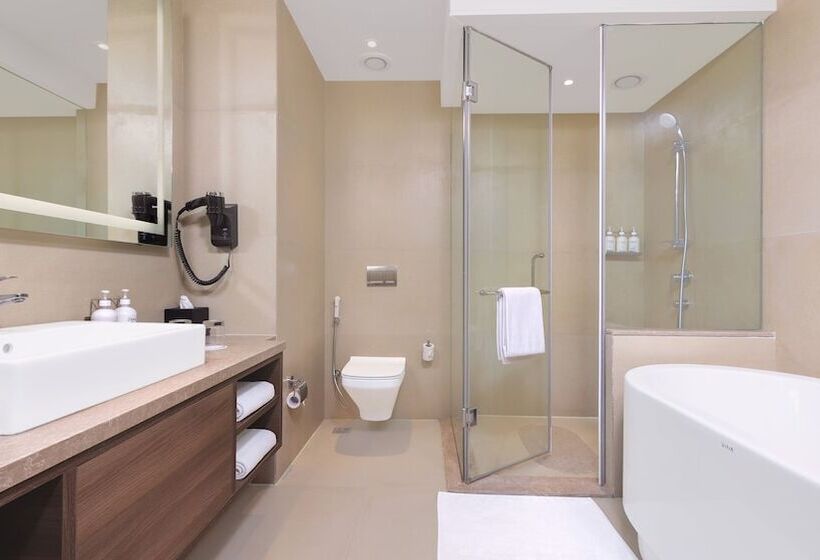 带阳台套房, Holiday Inn Gurugram Sector 90, An Ihg
