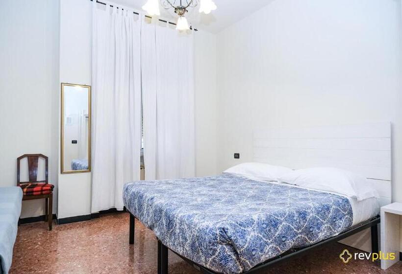 اتاق استاندارد سه تخته با سرویس بهداشتی مشترک, Lia Rooms 3