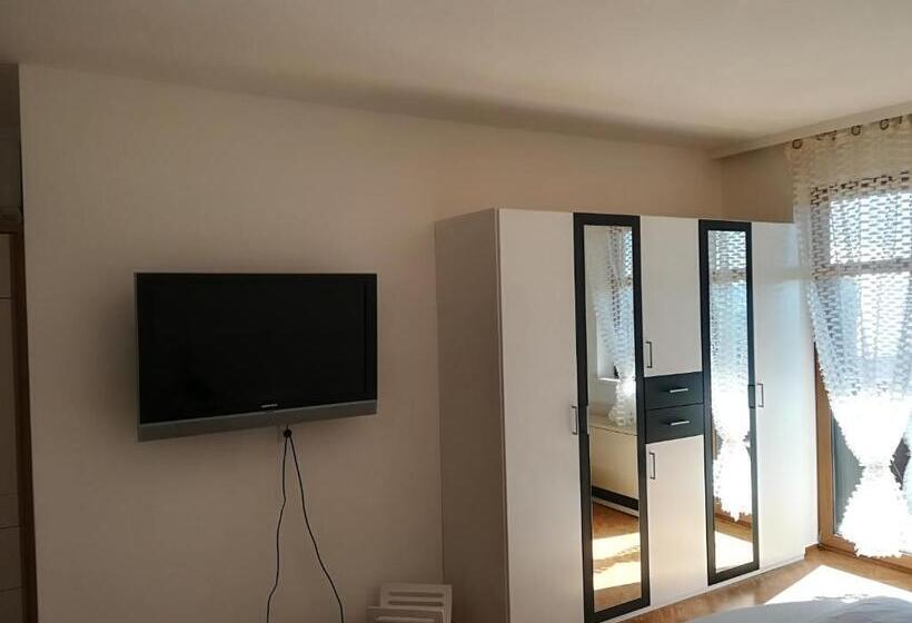 Семейный Номер Deluxe, Privatzimmer Dimitrova