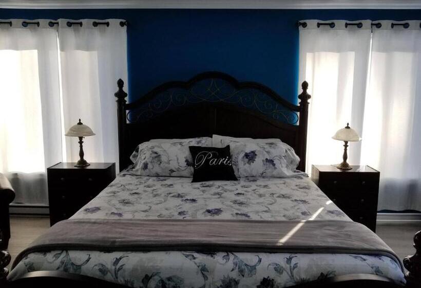 Deluxe Szoba Kind Size Bed, Dans Les Bras De Memphré