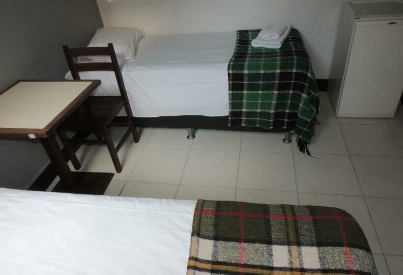 스탠다드 룸, Economy 888   By Up Hotel   Próximo A Praça Da Estação E Rodoviária