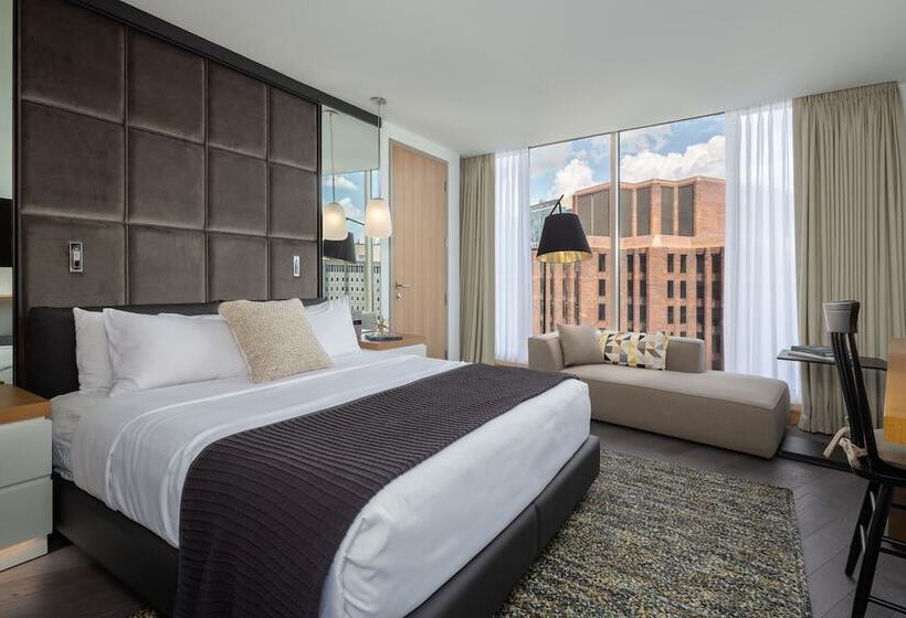 سوئیت کلاب, The Windsor Suites Philadelphia