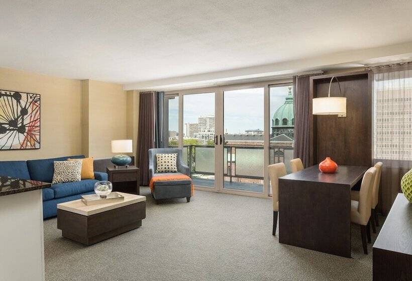 سوئیت 2 خوابه, The Windsor Suites Philadelphia