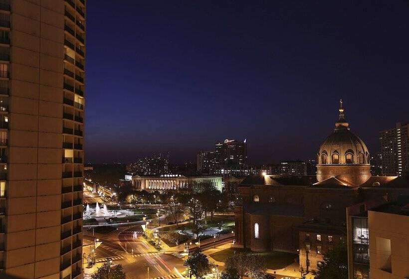 سوئیت 2 خوابه, The Windsor Suites Philadelphia