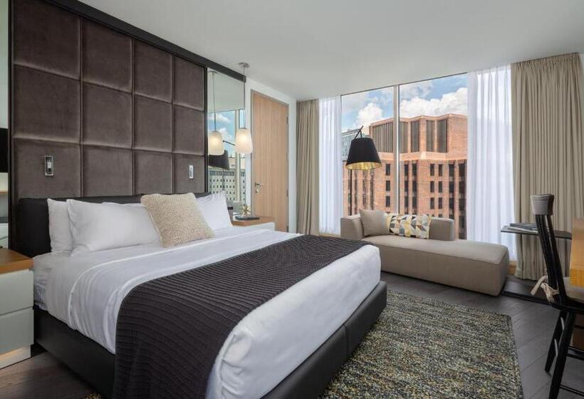 سوئیت کلاب, The Windsor Suites Philadelphia
