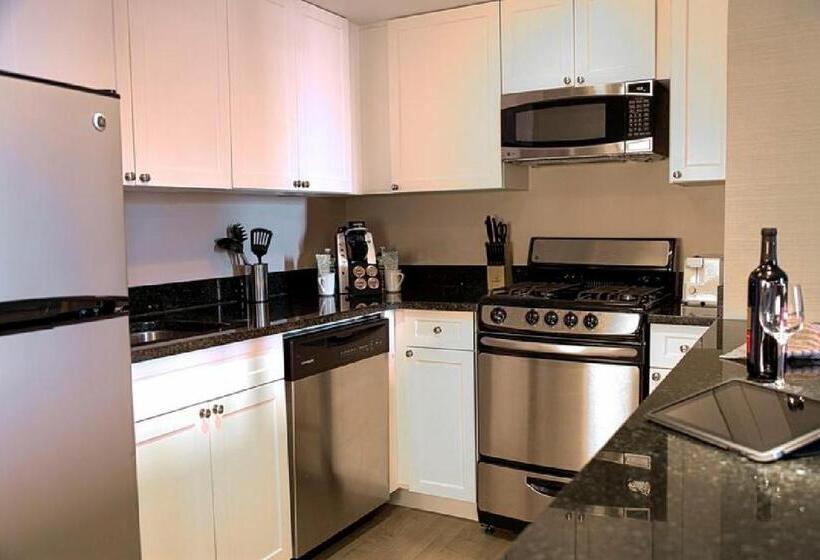 استودیوی لوکس, The Windsor Suites Philadelphia