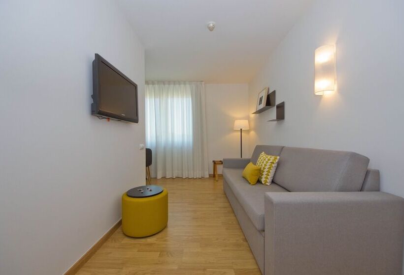 Номер Стандарт, Aparthotel Atenea Valles