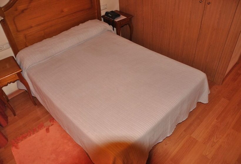 Номер Стандарт, Hostal Tafalla