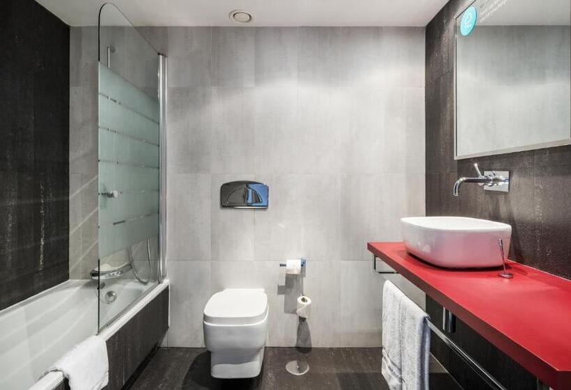 Номер Стандарт, Ilunion Suites Madrid
