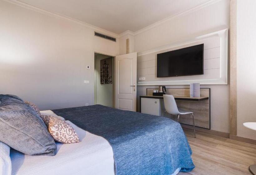 اتاق استاندارد سه نفره, Salles Hotel Málaga Centro