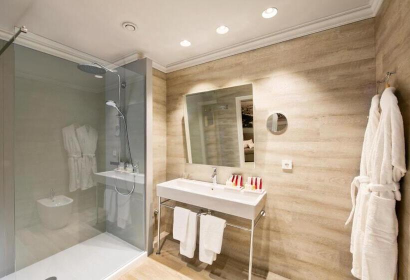 اتاق استاندارد سه نفره, Salles Hotel Málaga Centro