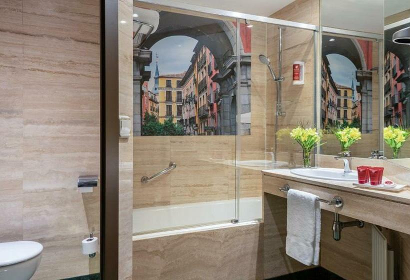 اتاق راحتی سه تخته, Leonardo Hotel Madrid City Center