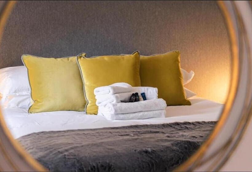 Студия Стандарт, Sweeney Apartments & Rooms