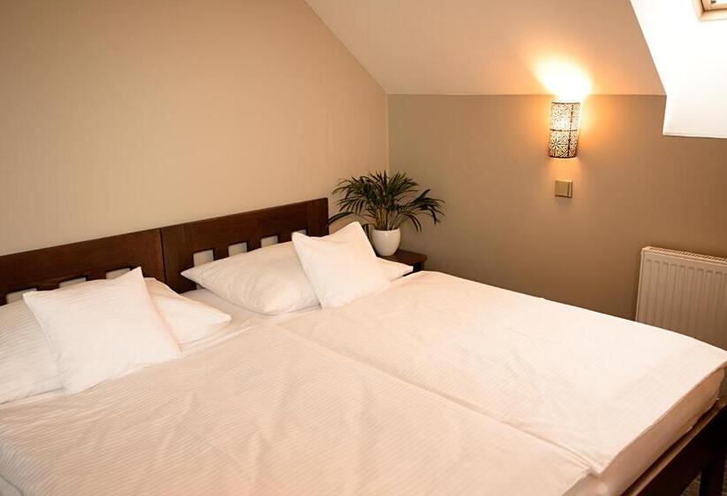 舒适三人间, Apart Hotel Jablonec