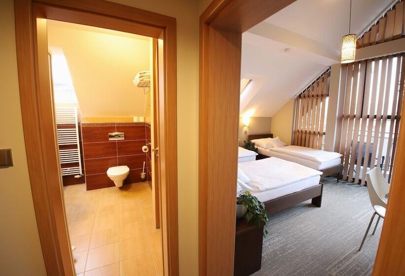舒适三人间, Apart Hotel Jablonec