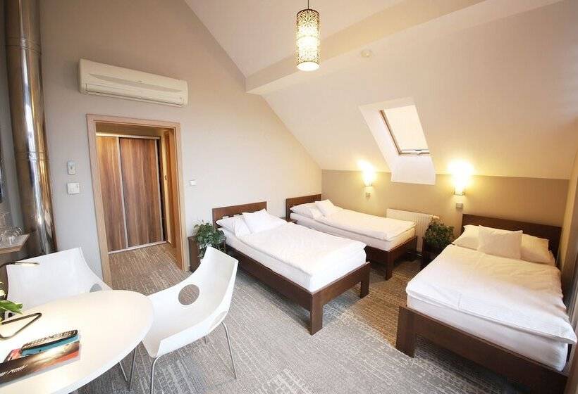 舒适三人间, Apart Hotel Jablonec