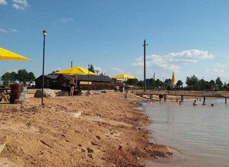 اتاق خانوادگی, Geltona