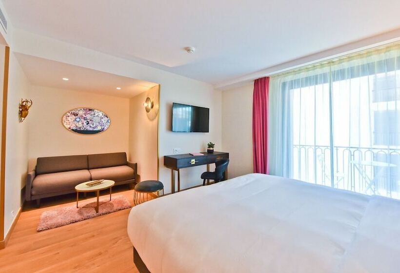Номер Премиум Вид на Город, La Villa Port D Antibes & Spa