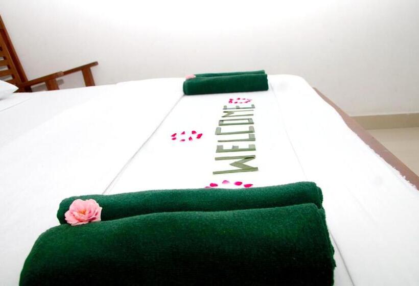 اتاق استاندارد سه نفره, Pub Ceylon Hostel