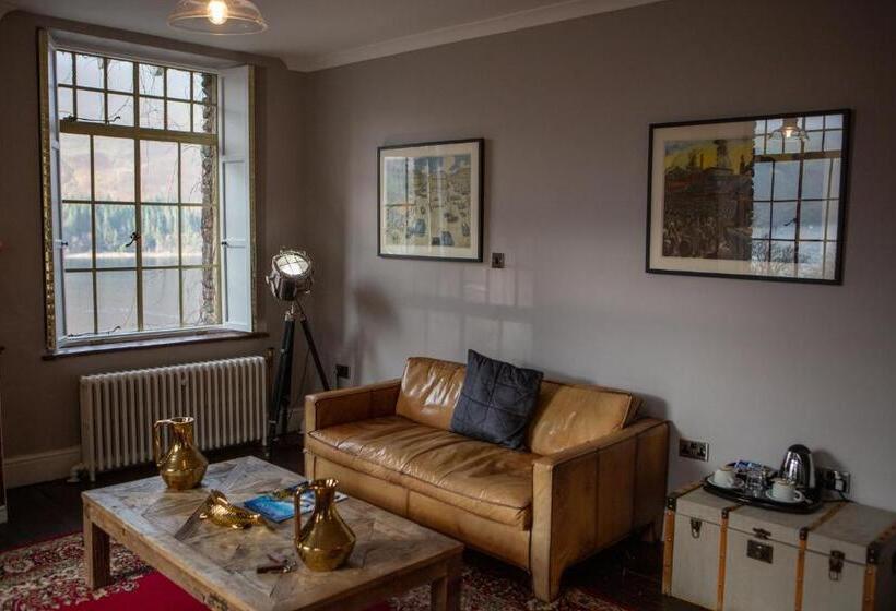 Suite with lake view, Haweswater Hotel
