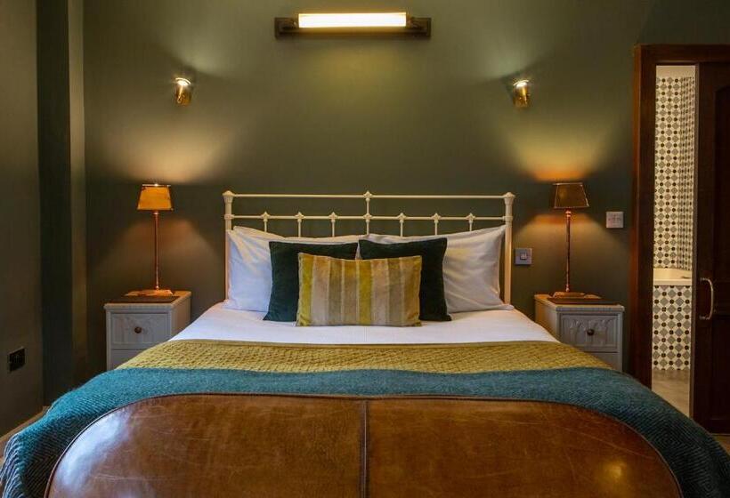 Полулюкс Вид на Озеро, Haweswater Hotel