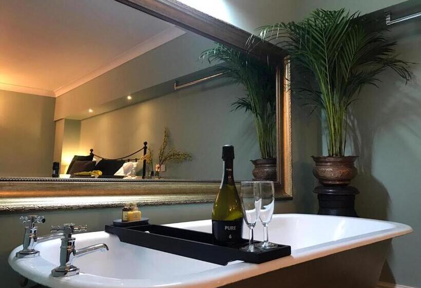 Полулюкс Вид на Сад, Haweswater Hotel