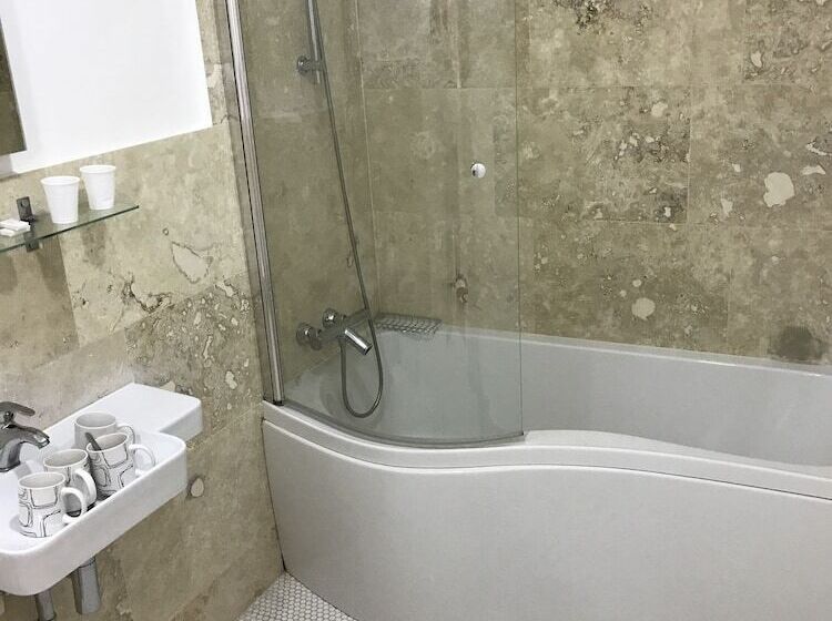 חדר סטנדרט לארבעה, St George Hotel Great Yarmouth