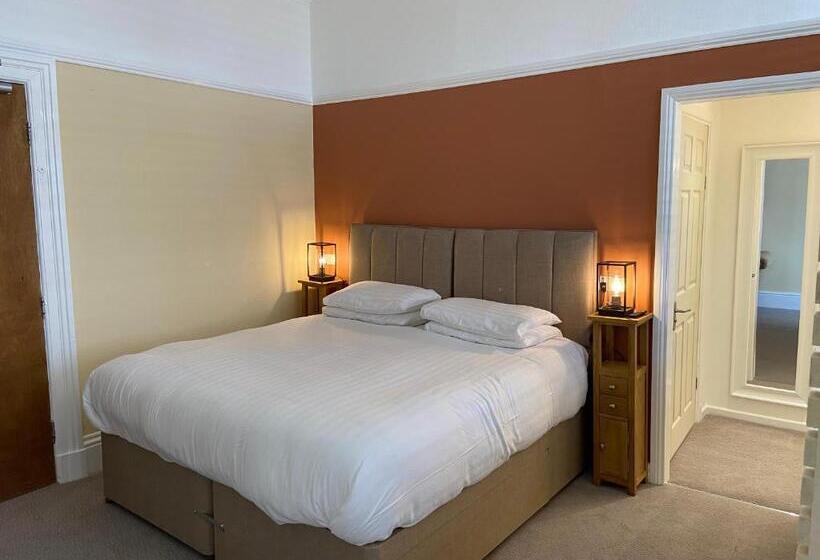 סוויטת דלוקס נוף לים, The Shelbourne   Exclusivley For Adults