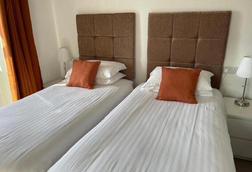 Номер Стандарт Боковой Вид на Море, The Shelbourne   Exclusivley For Adults