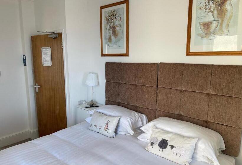 Номер Стандарт Вид на Море, The Shelbourne   Exclusivley For Adults