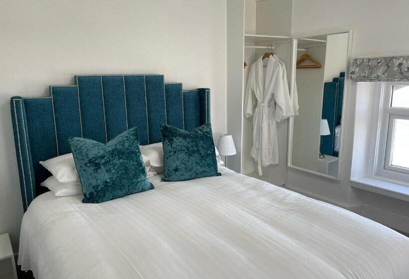 חדר דלוקס נוף לים, The Shelbourne   Exclusivley For Adults