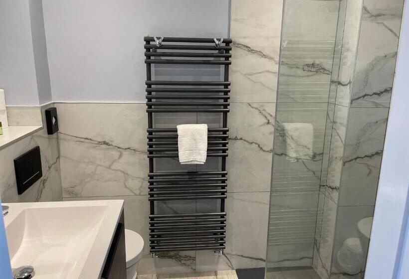 Номер Стандарт Вид на Море, The Shelbourne   Exclusivley For Adults
