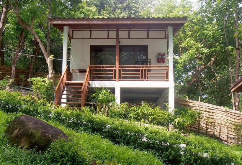 스탠다드 방갈로 정원 전망, Chareena Garden