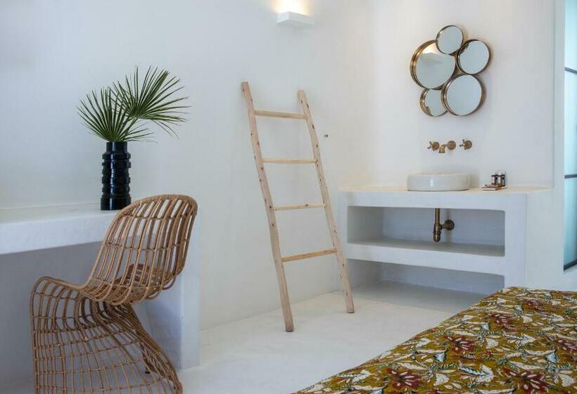 سوییت سوپریور, Koukoumi Vegan Boutique