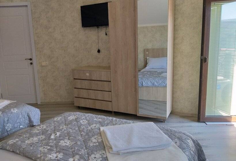 Standard Triple Room, Tbilisi Center