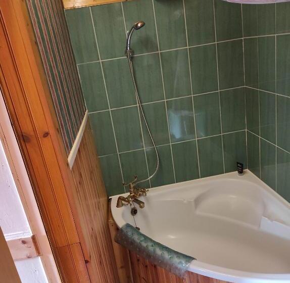 اتاق استاندارد, All Seasons Guest House
