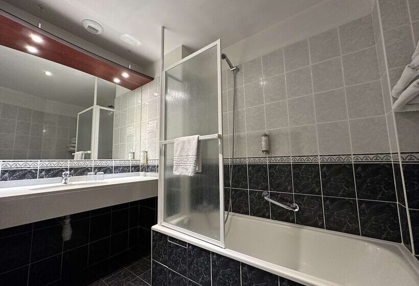 اتاق سوپریور با چشم‌انداز رودخانه, Best Western  Le Pont D Or