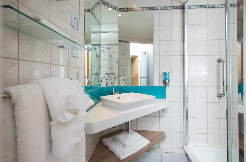 اتاق استاندارد, Holiday Inn Express London Luton Airport, An Ihg