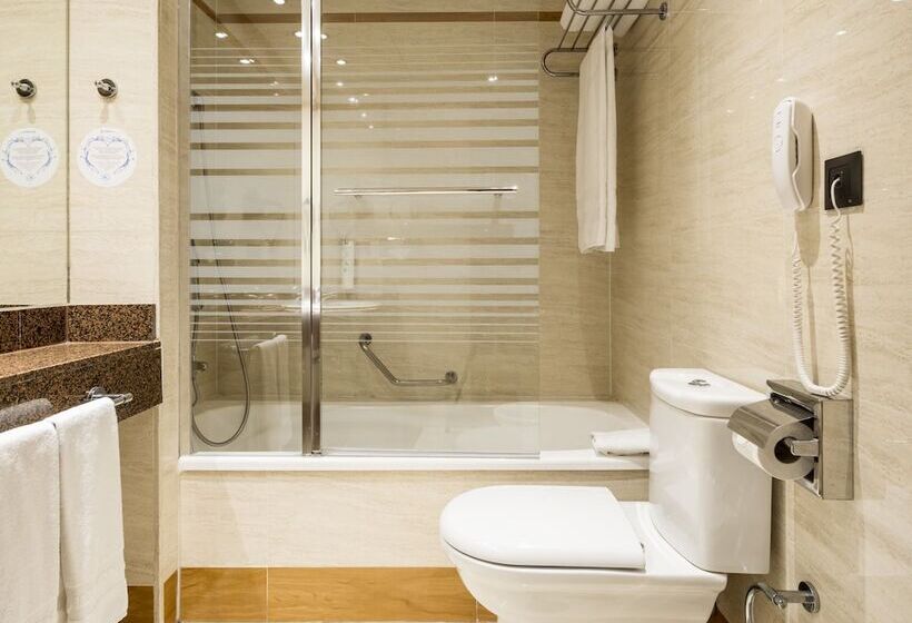 Номер Superior, Ilunion Les Corts Spa
